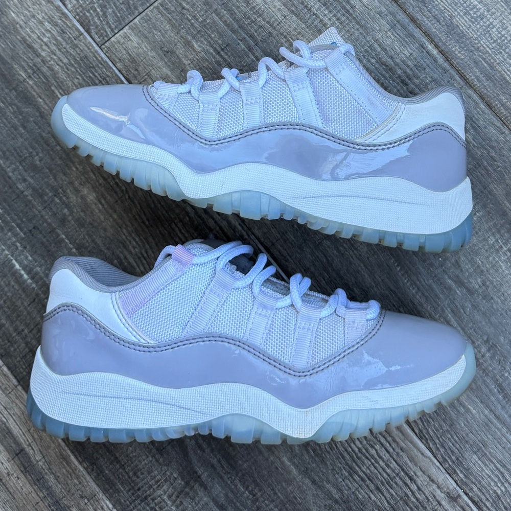 Jordan 11 retro low pure violet 1.5y